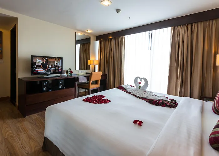 Lohas Residences Sukhumvit 2 מלון