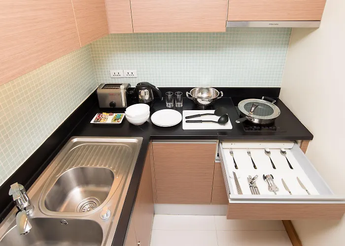 מלון Lohas Residences Sukhumvit 2 4*