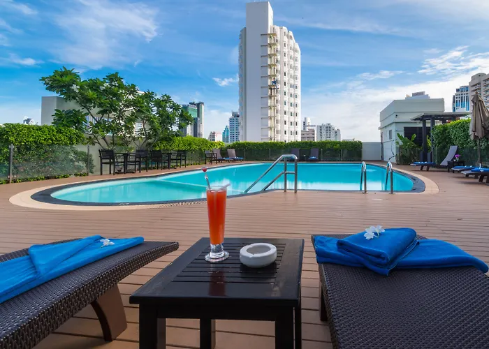 מלון Lohas Residences Sukhumvit 2 4*