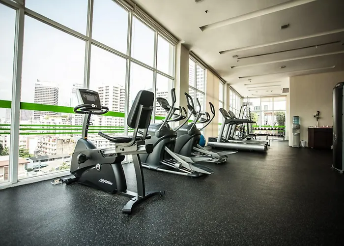 Lohas Residences Sukhumvit 2 מלון בנגקוק