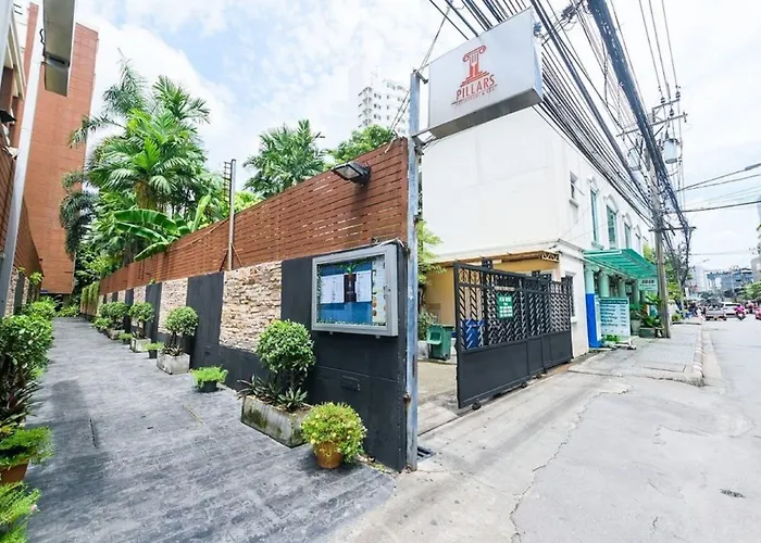 Lohas Residences Sukhumvit 2 4* בנגקוק