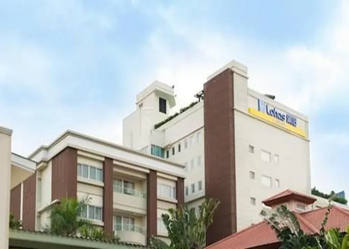 Lohas Residences Sukhumvit 2 מלון 4*