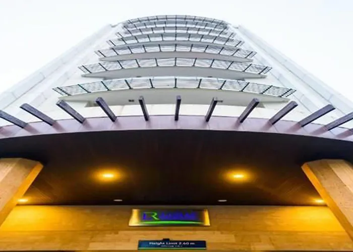 Lohas Residences Sukhumvit 2 מלון בנגקוק